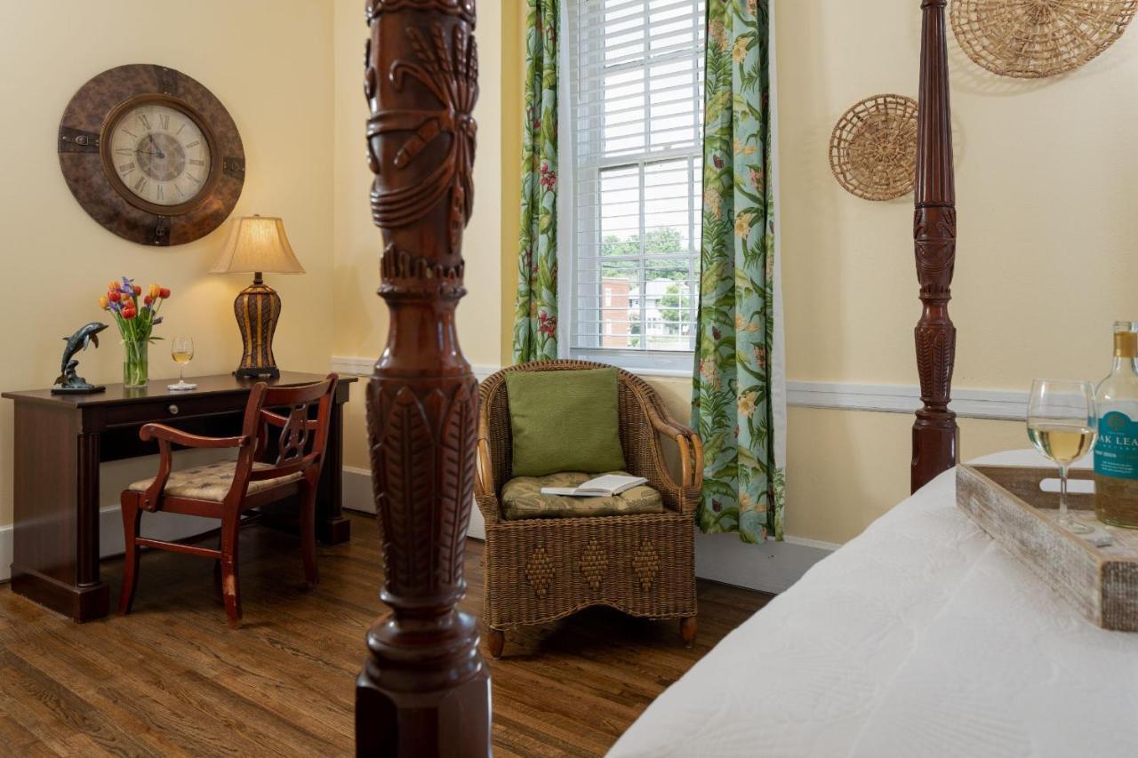 Bed and Breakfast Magnolia Manor And Chapel Humboldt Exteriér fotografie